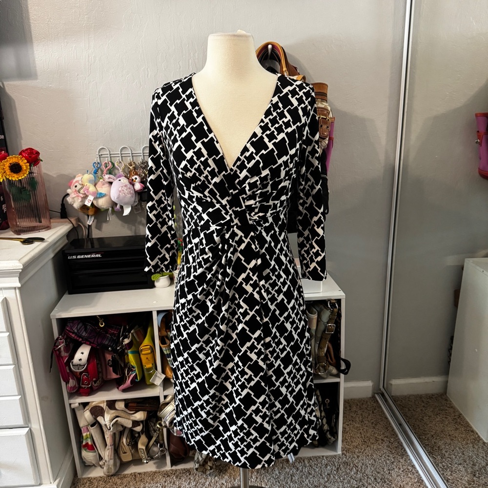 White House Black Market Black and White Long Sleeve Dress